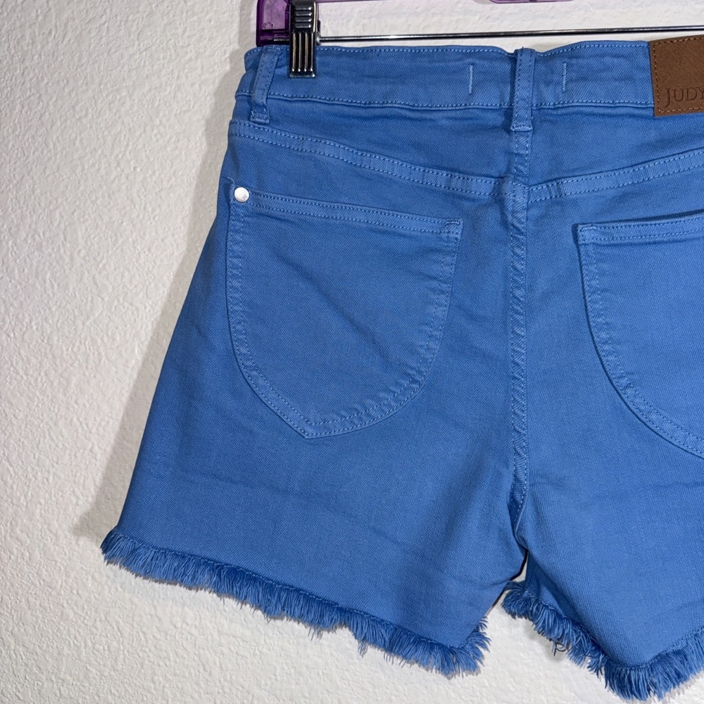 Judy Blue Shorts Women's Size Medium Sky Blue Raw Hem Mid Rise BOHO Festival - Picture 14 of 16